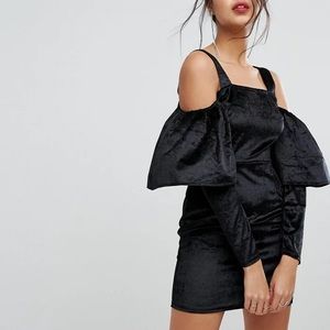 Pretty Little Thing  Black Velvet Puff Sleeve  Mini Dress Size 0